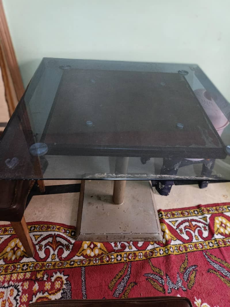 2 Chair's 1 Table 1