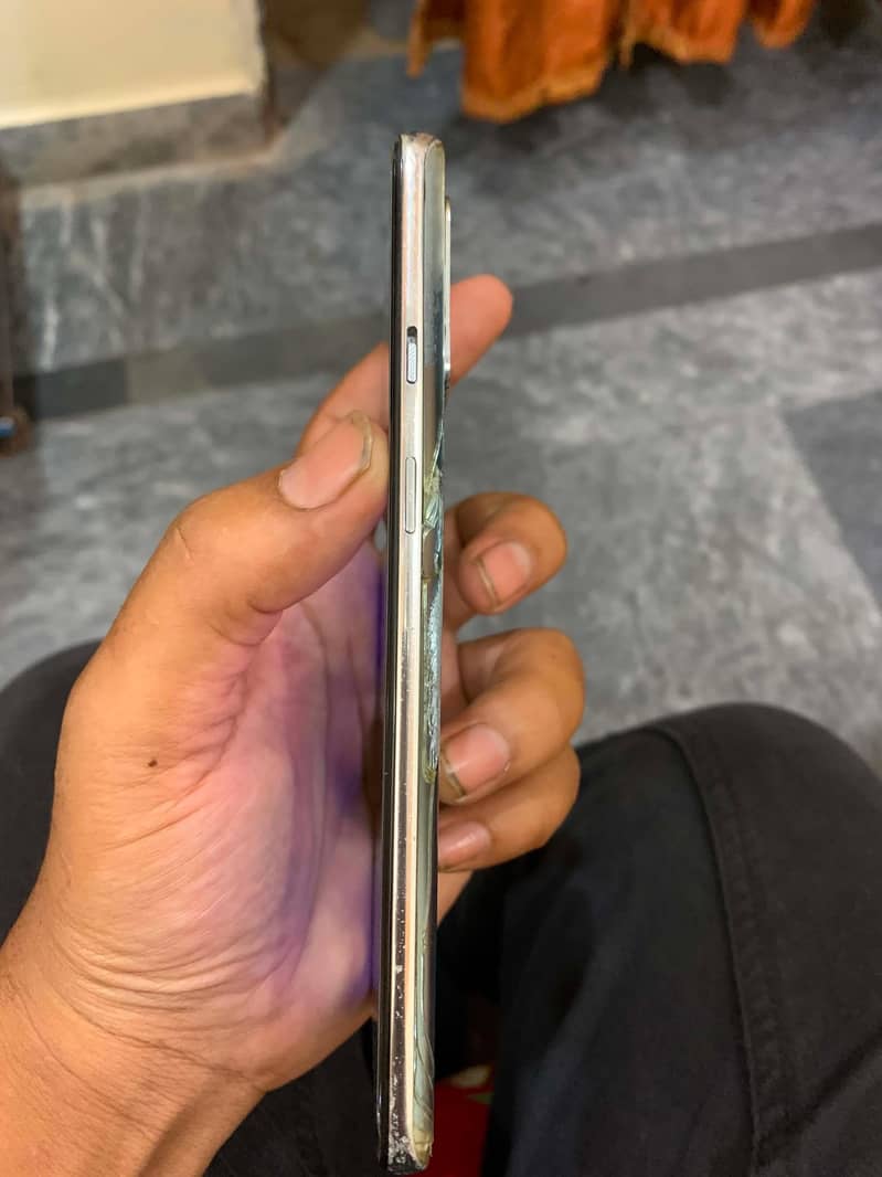 One Plus 8T 4