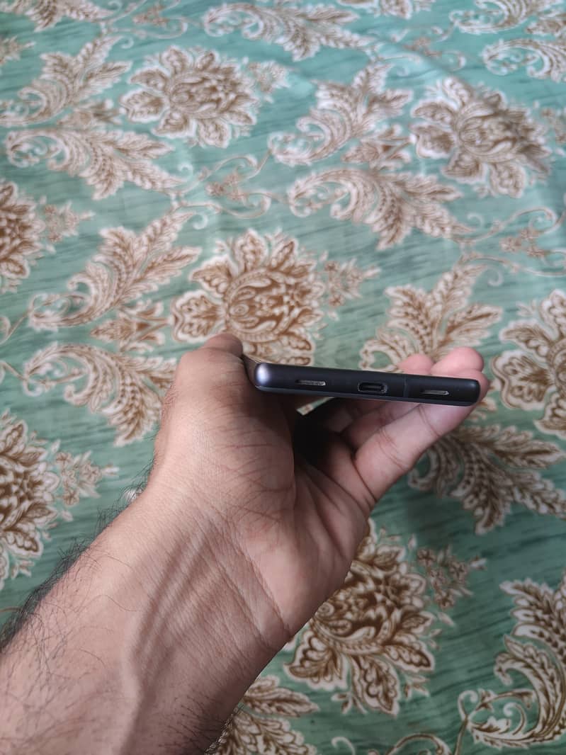 Google Pixel 7a 5
