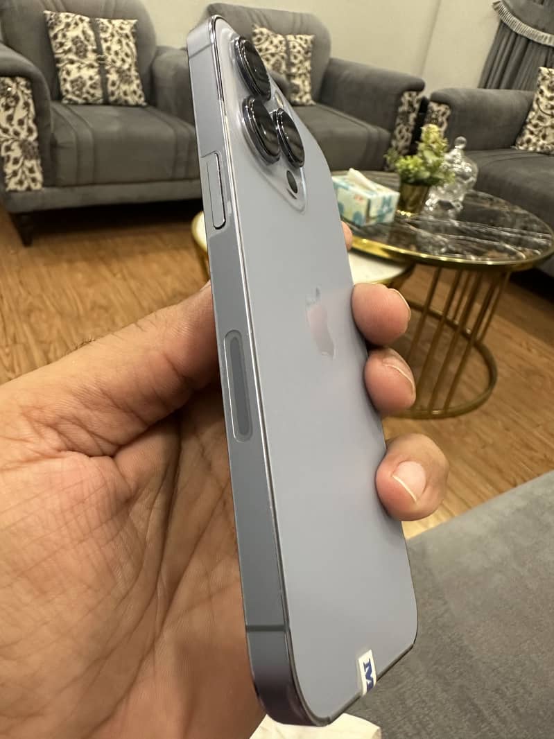 Apple iPhone 13 Pro 2