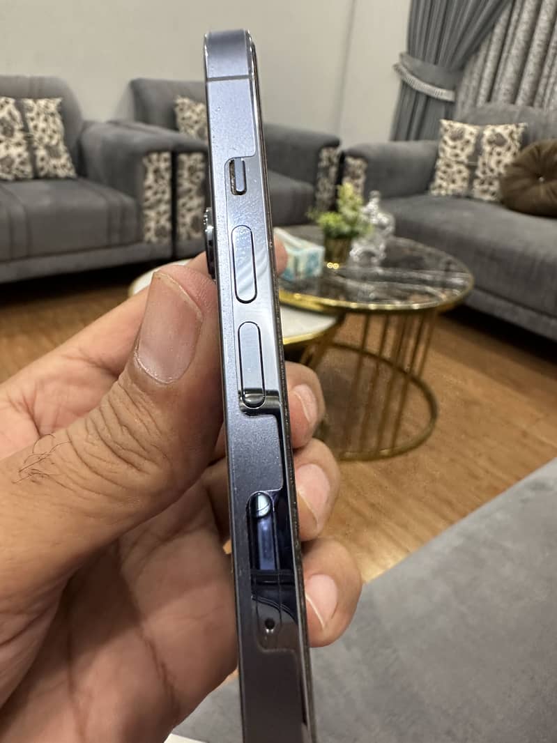 Apple iPhone 13 Pro 4