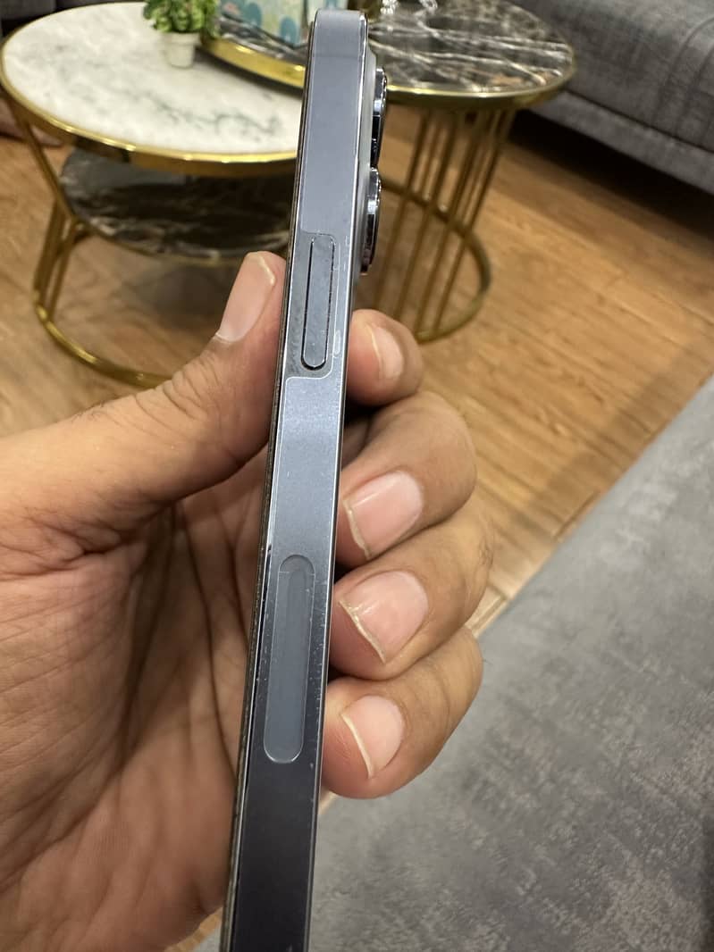 Apple iPhone 13 Pro 12