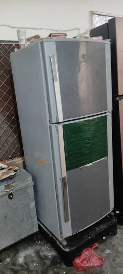 Urgent sale out Dawlance fridge normal price