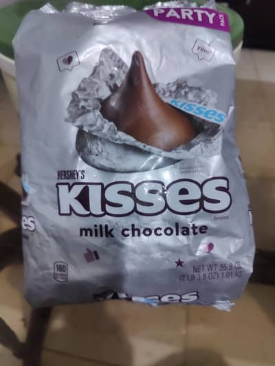 Kisses milk chocolate from America