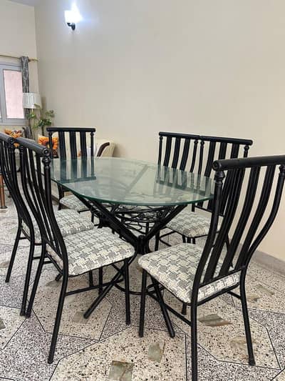 Premium dining table