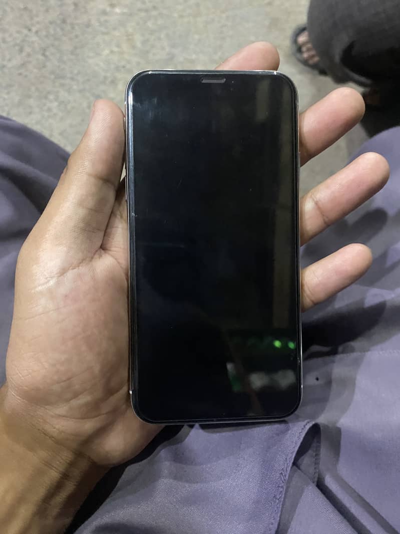 Apple iPhone X 3