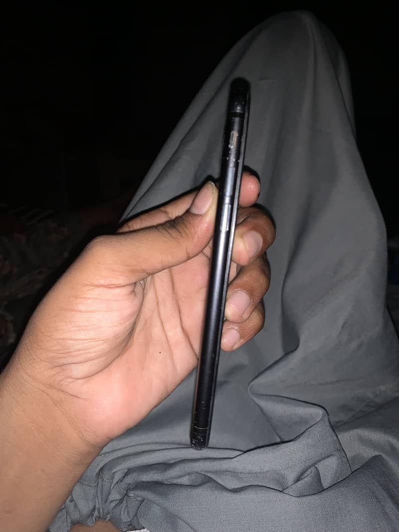 Apple iPhone 7 1