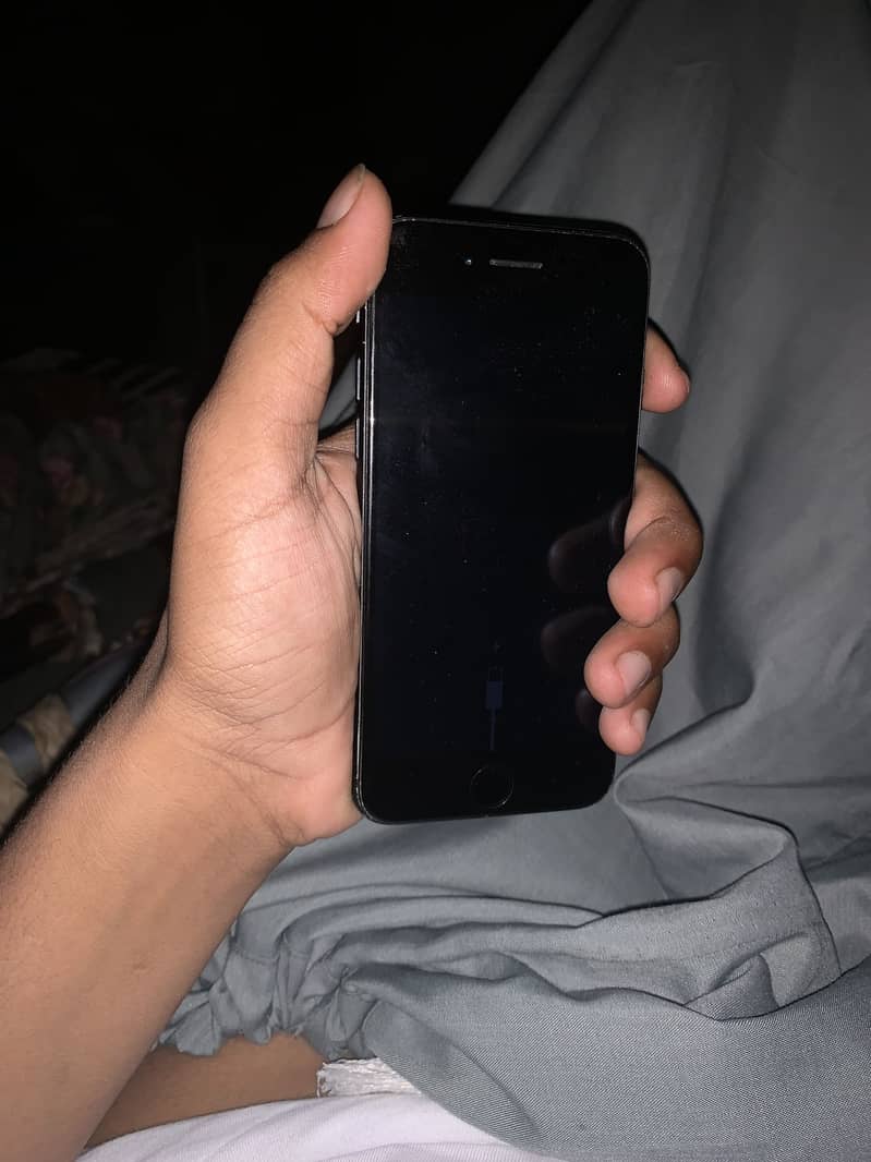 Apple iPhone 7 3