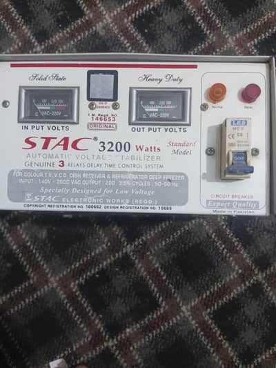 stabilizer 3200 watts  mint condition