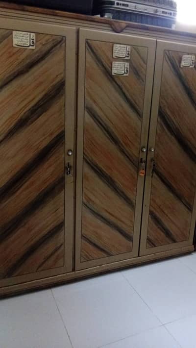 Wood 3 door Almira