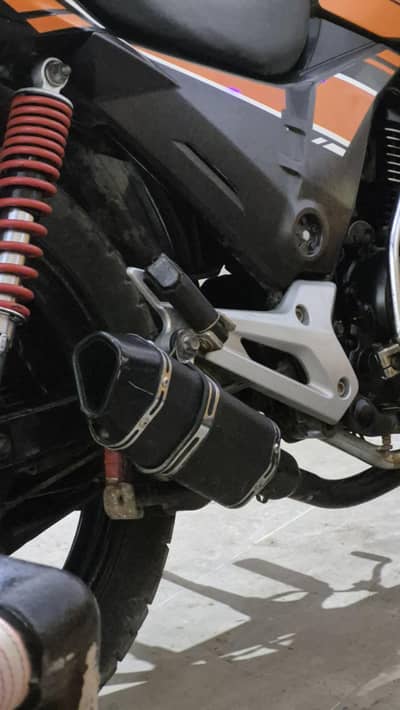 akrapovic exhaust