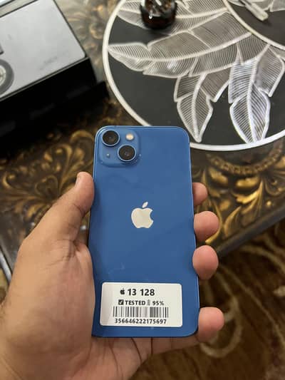 Apple iPhone 13
