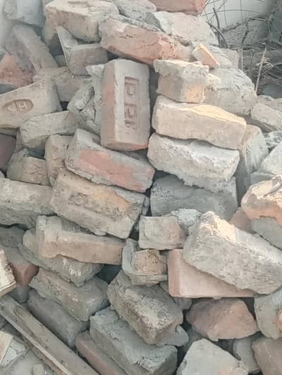 250-300 bricks for sale what'sapp 03344675751