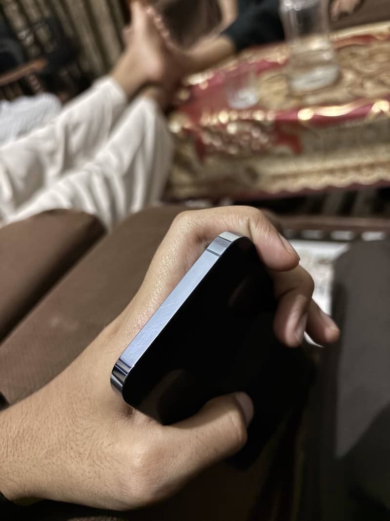 Apple iPhone 13 Pro 2