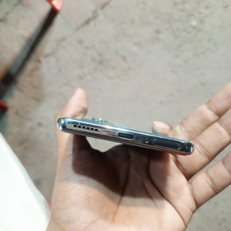 Tecno CAMON 40 Pro 4