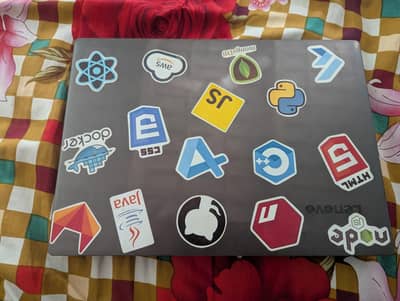 Lenovo V330 AMD Ryzen 5 8BG DDR4 Gaming Laptop