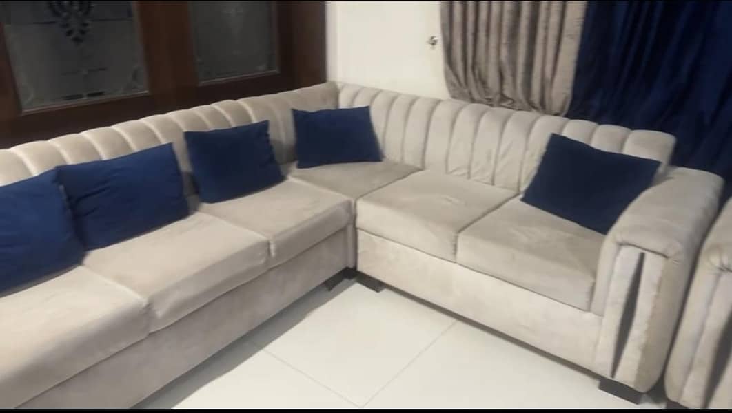 Sofa Set + Table 4