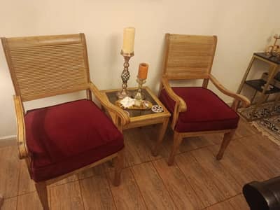 pair of coffe chairs and coffee table