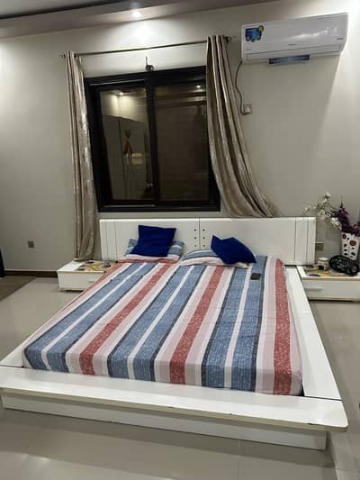 Stylish Bedroom Set for sale imported from Home Centre Saudi Arabia