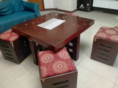 Center Table with 4 seats