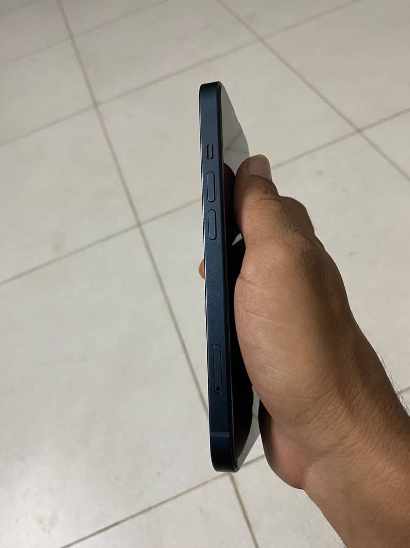 Apple iPhone 13 4