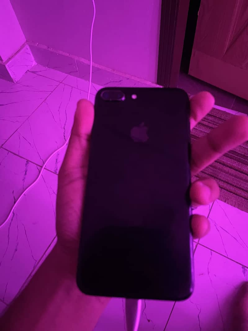 Apple iPhone 7 Plus 5