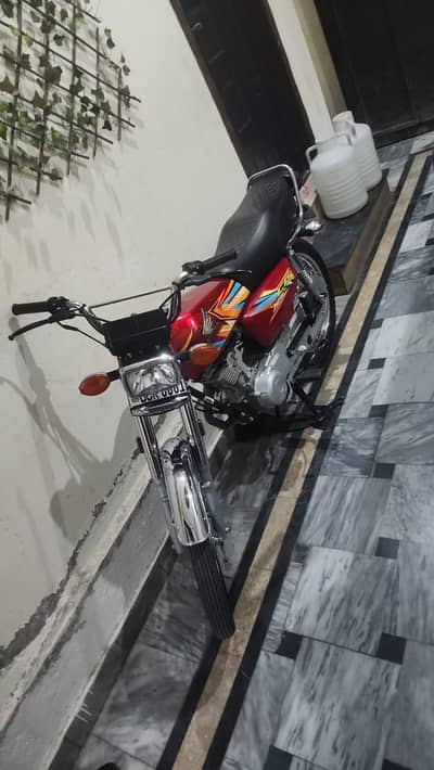 25 k 9 mahiny mein nikla hua hai new condition single hand used