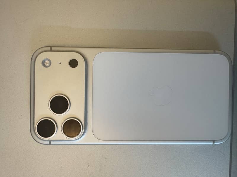 Apple iPhone 17 Pro Max 4 months used 0