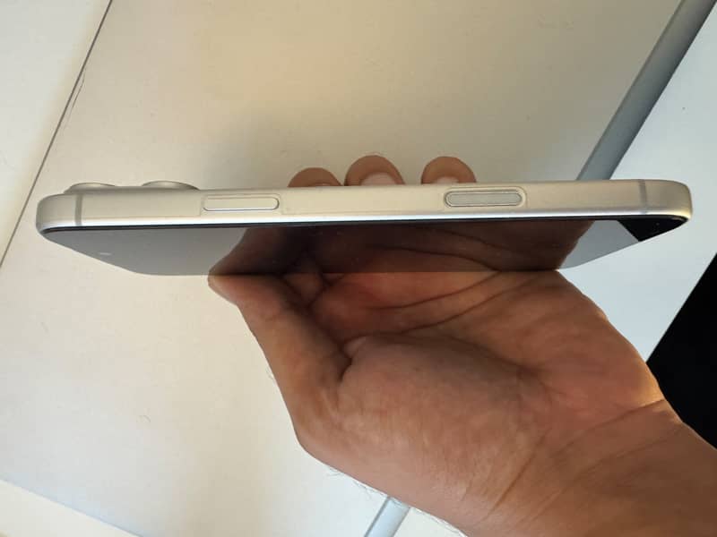 Apple iPhone 17 Pro Max 4 months used 1