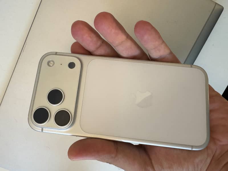 Apple iPhone 17 Pro Max 4 months used 3