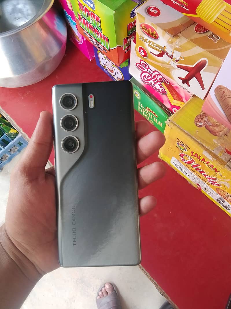 Tecno camon 40 pro 2