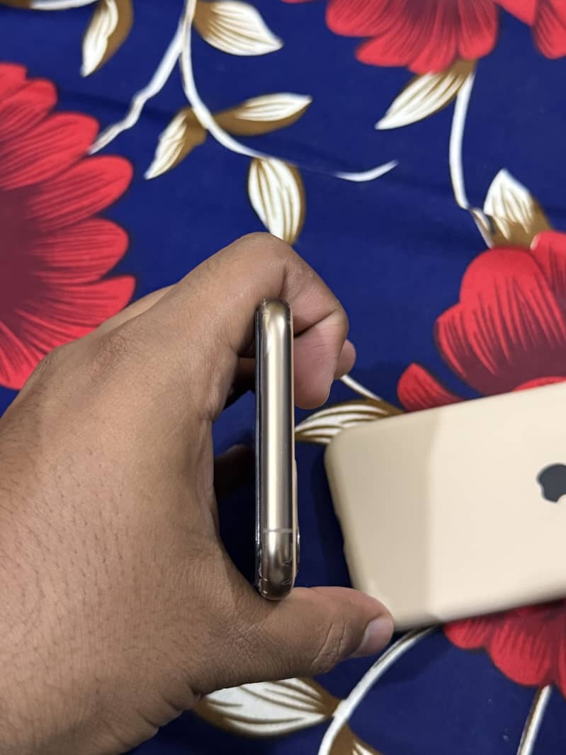 Apple iPhone 11 Pro 0