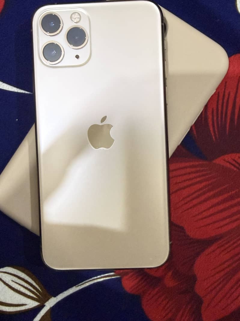 Apple iPhone 11 Pro 4