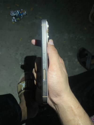 Apple iPhone 16 Pro
