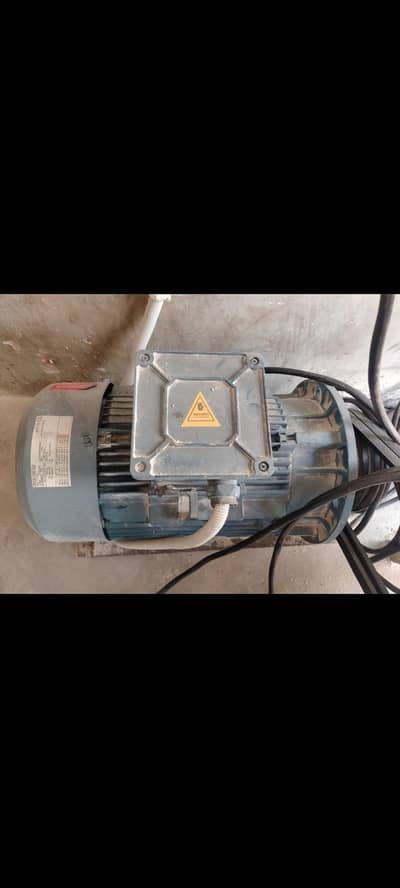 (20 Hp 2 Motors) 2 Month Used
