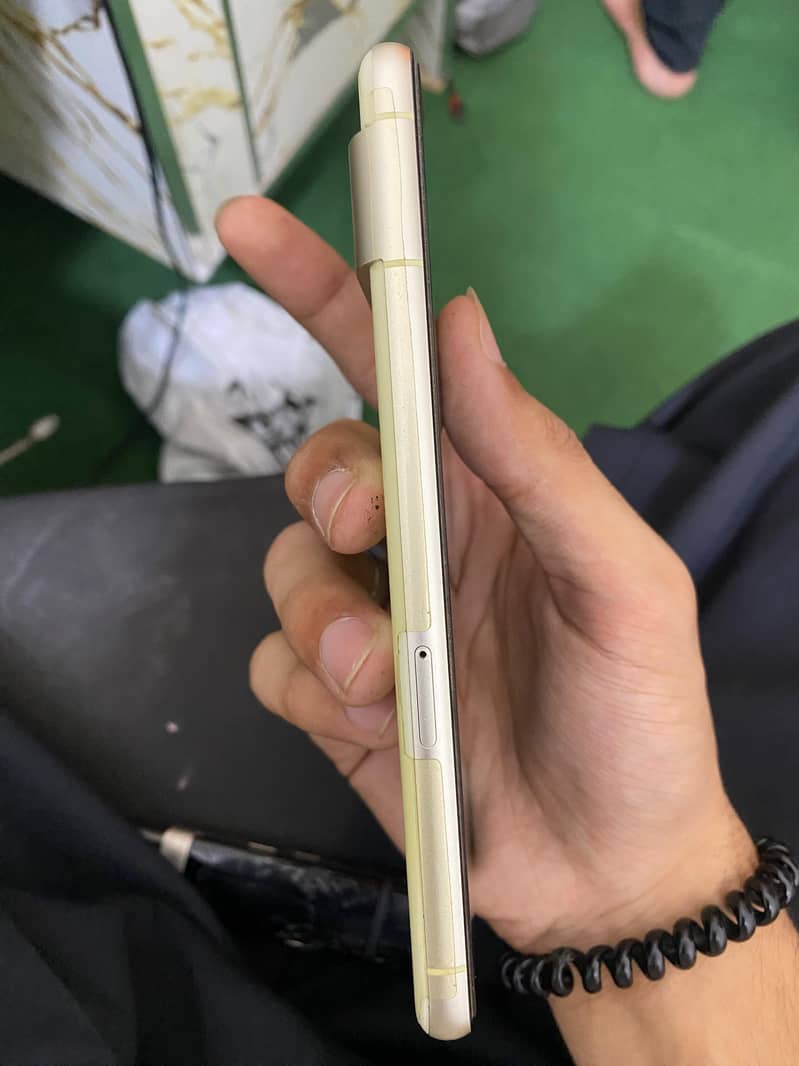 Google Pixel 7 4