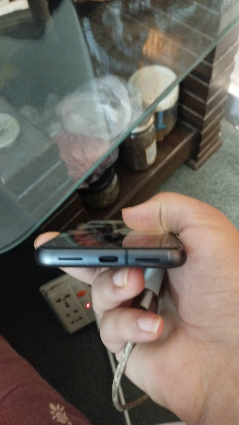 Google Pixel 8 3