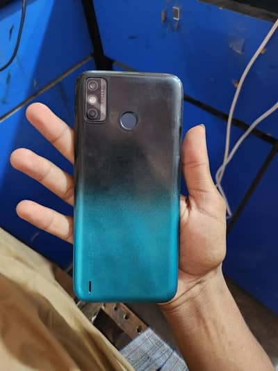 tacno spark 6 go 4gb 64gb