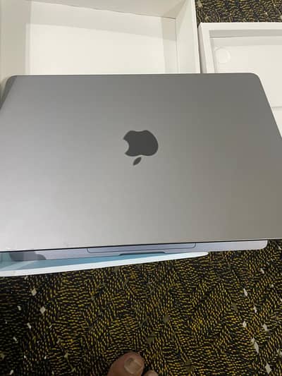 Apple MacBook Air M2 13" – 16GB RAM / 256GB SSD – Excellent Condition