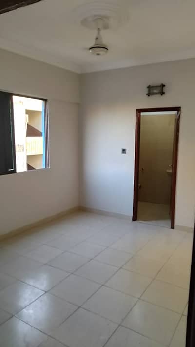 Apartment for rent 2 bed dd 1050 sq feet badar commercial dha phase 5 Karachi