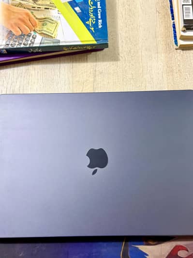 MacBook Pro 16” M3 Pro 18GB/512GB | Battery 100% | 10/10 Condition