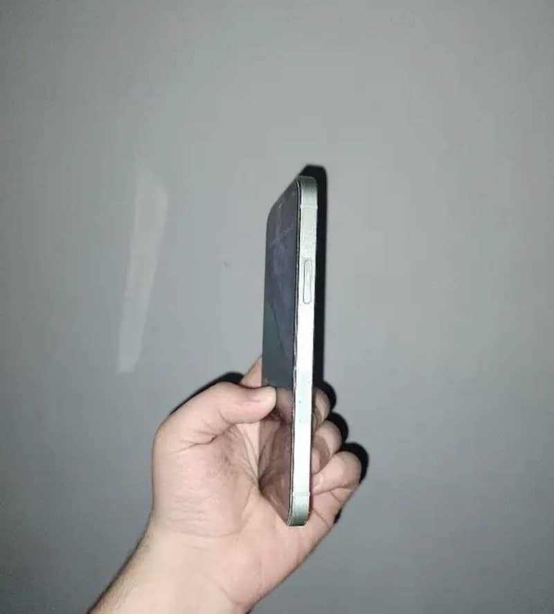 Iphone 12 4