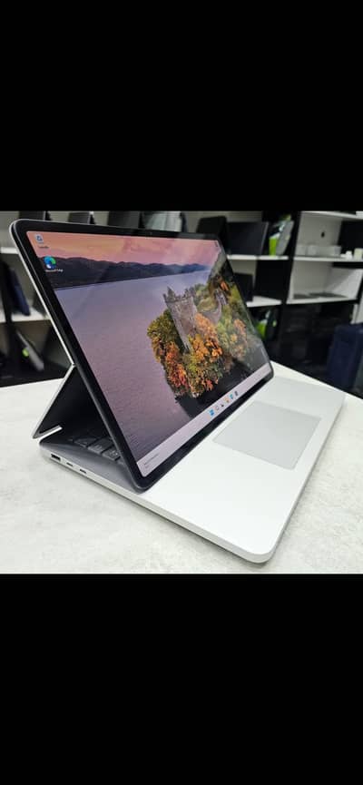 Surface Laptop Studio 1 Core i7 Gen 11t H 32/11TB 4GB RTX 3050 Graphic