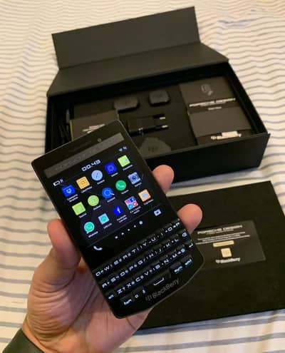 Blackberry porsche p9983