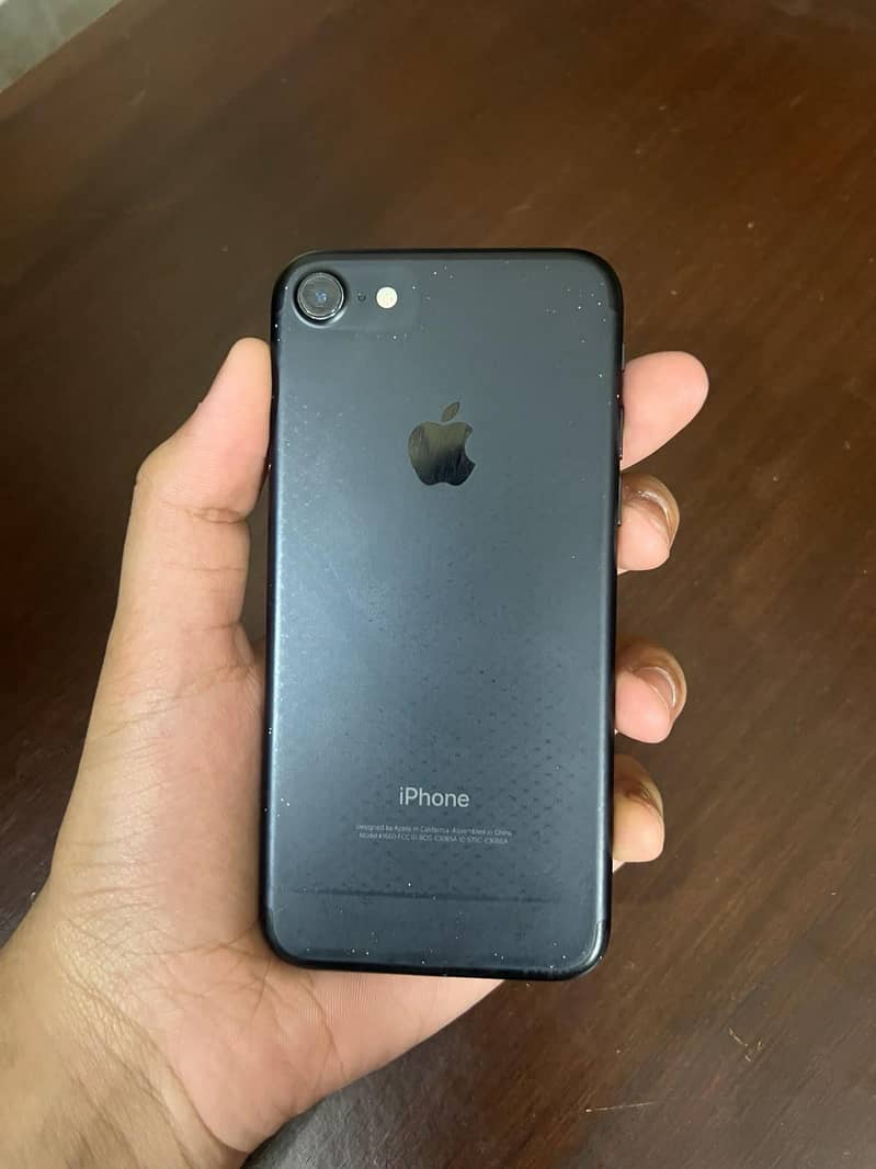 Apple iPhone 7 0