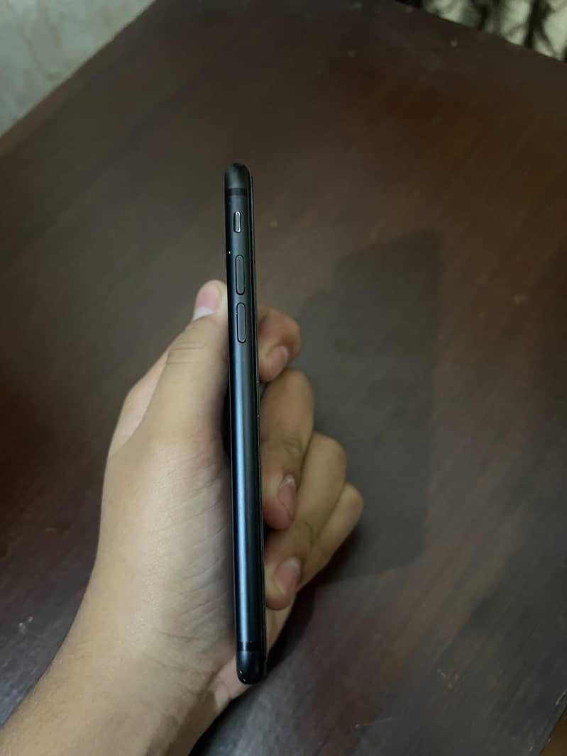 Apple iPhone 7 1