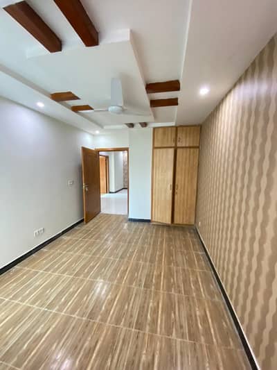 Three bedrooms unfurnish apartment available for rent