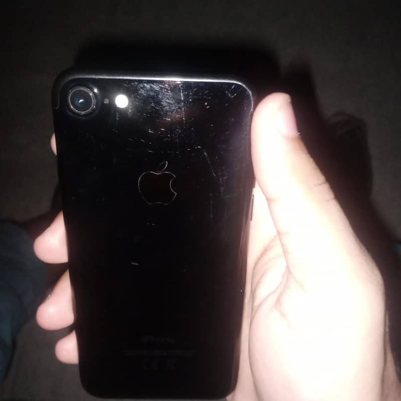 Apple iPhone 7 2