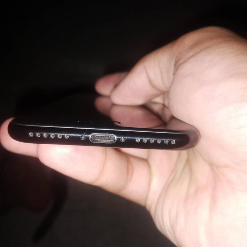 Apple iPhone 7 4