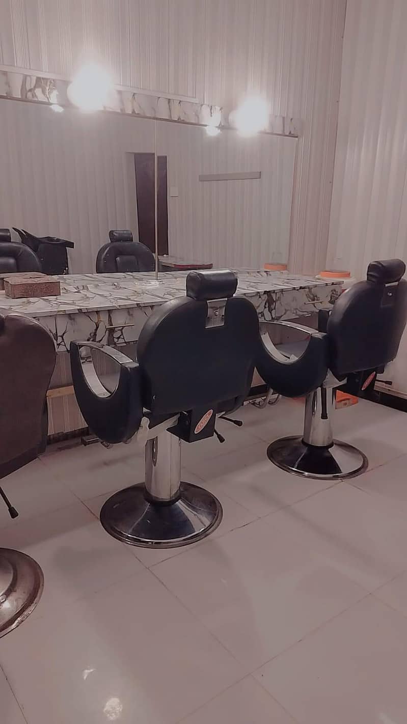 saloon setup 0